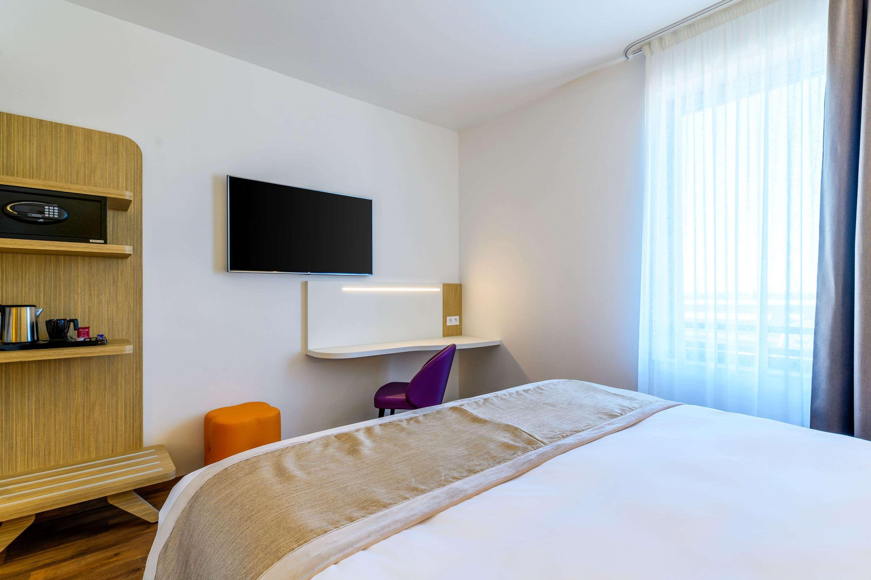 ควอลิตี้ โฮเต็ล อาเมียง ปูแล็งวิล Hotel Poulainville ภายนอก รูปภาพ